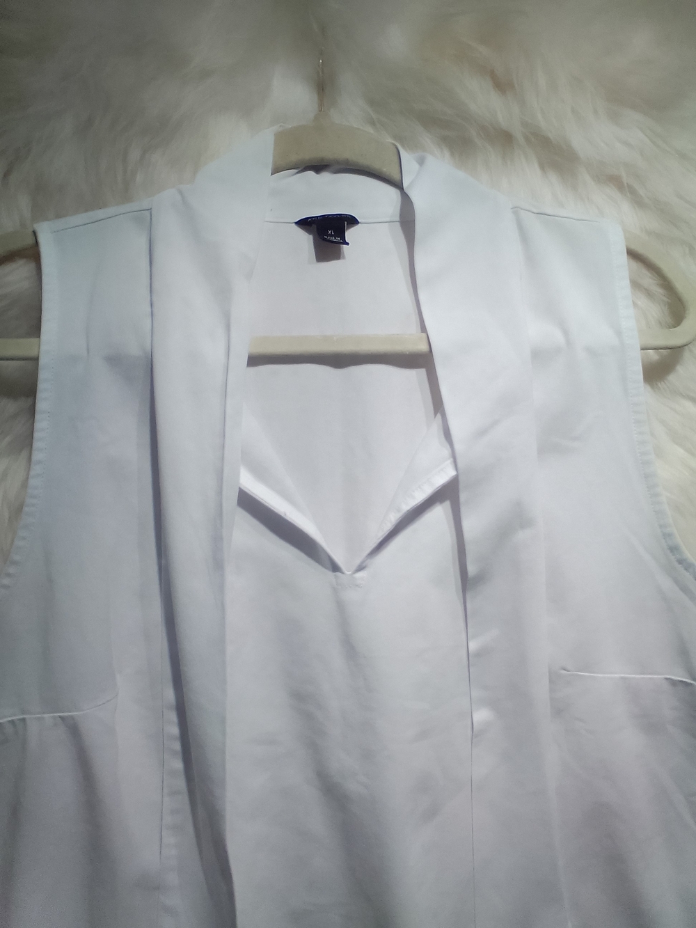 Ann Taylor White Sleeveless Draped Top - Picture 3 of 11